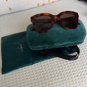 Gucci Turquoise Brown Sunglasses with Green Velvet Hard Case & Silky Pouch